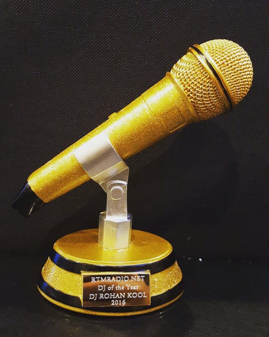 Gold microphone trophy, RTMRADIO.NET DJ of the Year 2016, DJ Rohan Kool